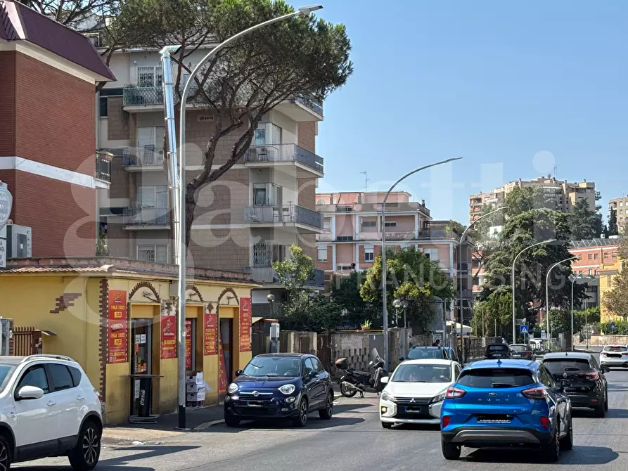 Immagine 5 di Attività commerciale in vendita  in Via della Pisana, 317 a Roma