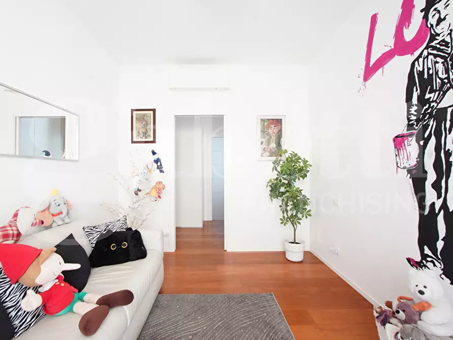 Immagine 17 di Appartamento in vendita  in Via Sandro Gallo, . a Venezia