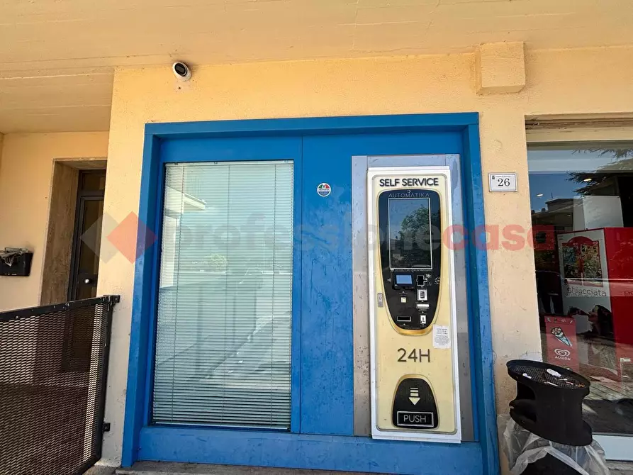 Immagine 14 di Attività commerciale in vendita  in Via Paolo Borsellino, 22 a Ferentino