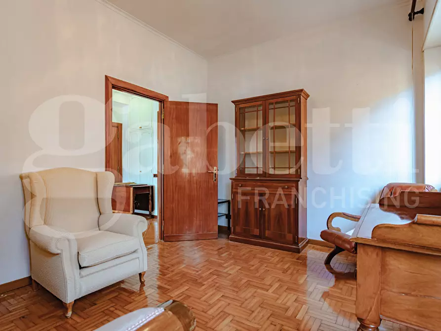 Immagine 11 di Attico in vendita  in Via Napoleone Colajanni a Roma