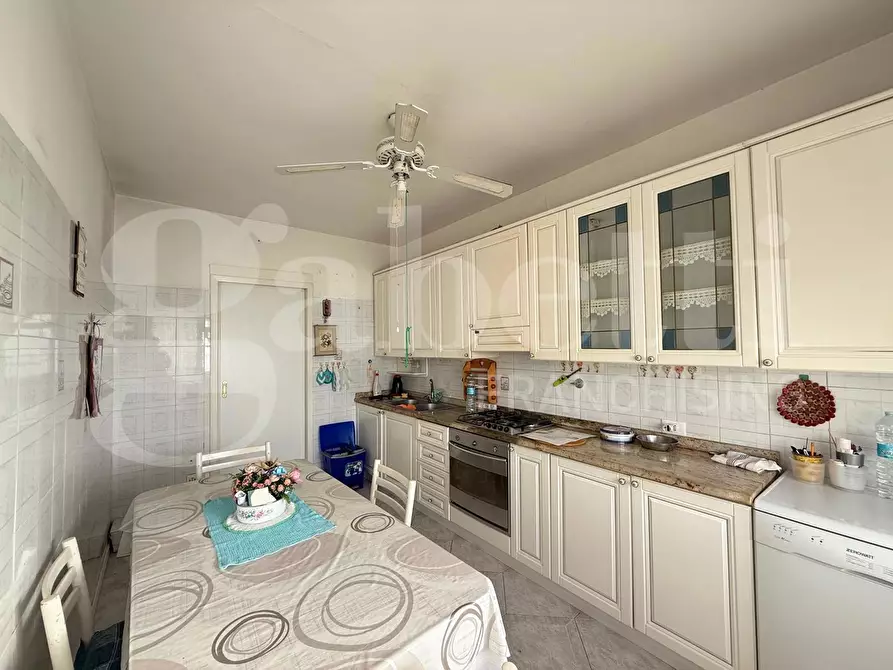 Immagine 10 di Appartamento in vendita  in Via Olevano a Grugliasco