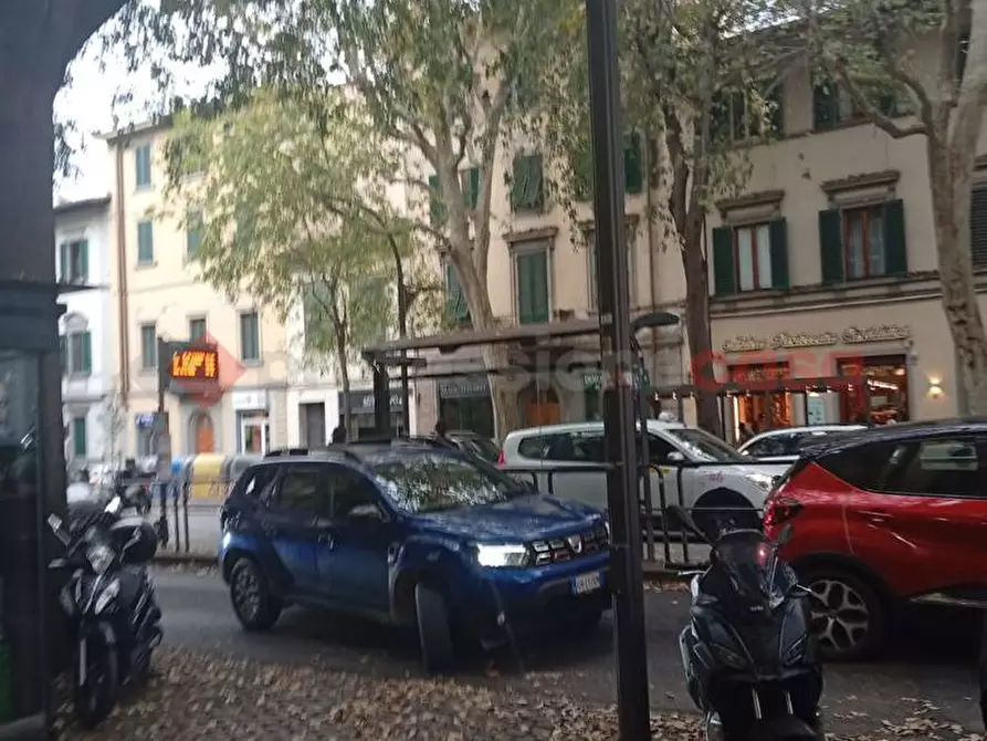 Immagine 2 di Negozio in affitto  in Viale DEI MILLE a Firenze