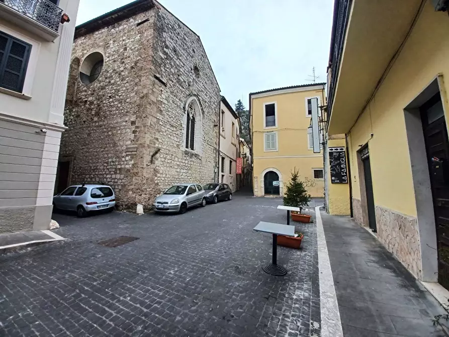 Immagine 1 di Negozio in vendita  in Via Friuli, 17 a Sora