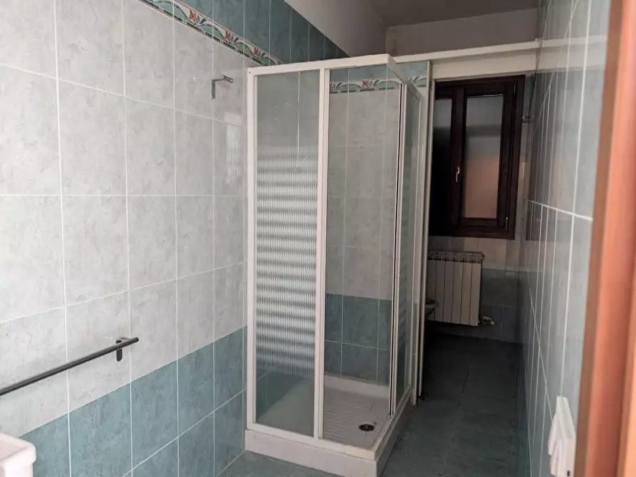 Immagine 6 di Negozio in vendita  in Via Boscochiaro Via Chiara Rovelli, 3 a Cavarzere