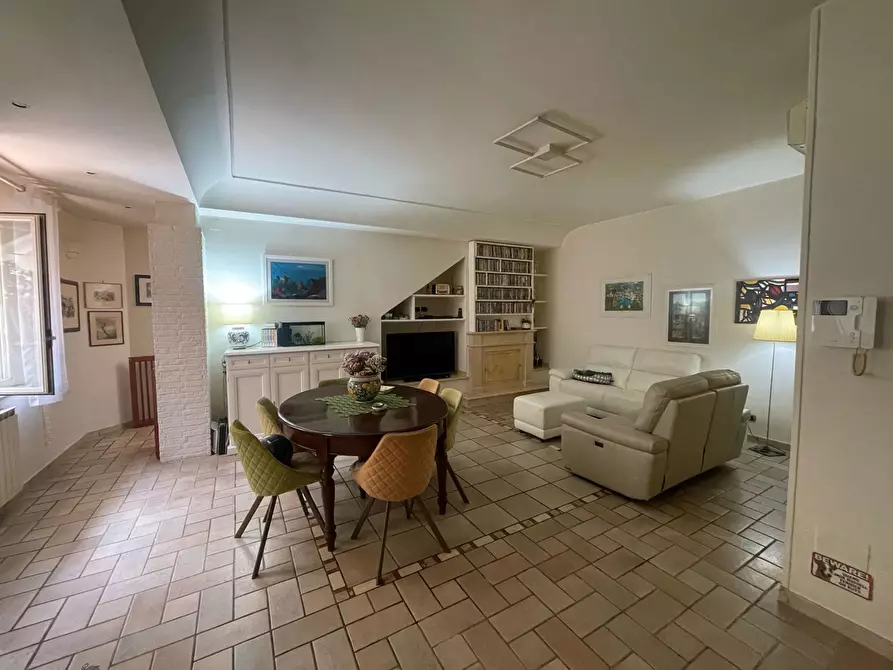 Immagine 5 di Villa in vendita  in Via campagna a Giugliano In Campania