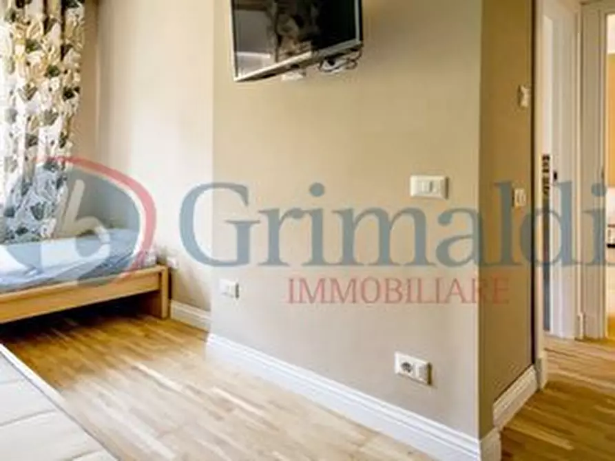 Immagine 10 di Appartamento in vendita  in Via dei Prati Fiscali a Roma