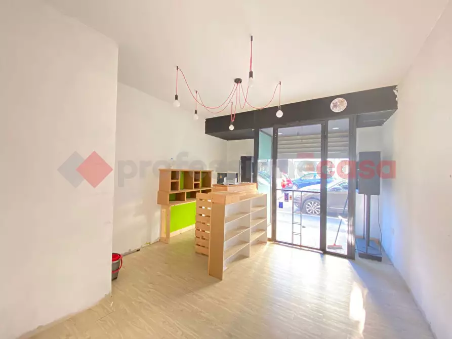 Immagine 11 di Negozio in vendita  in Via MADONNA DELLA QUERCE, 15R a Firenze
