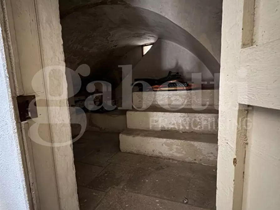 Immagine 29 di Appartamento in vendita  in Via Corte dei Guarini, 11 a Lecce