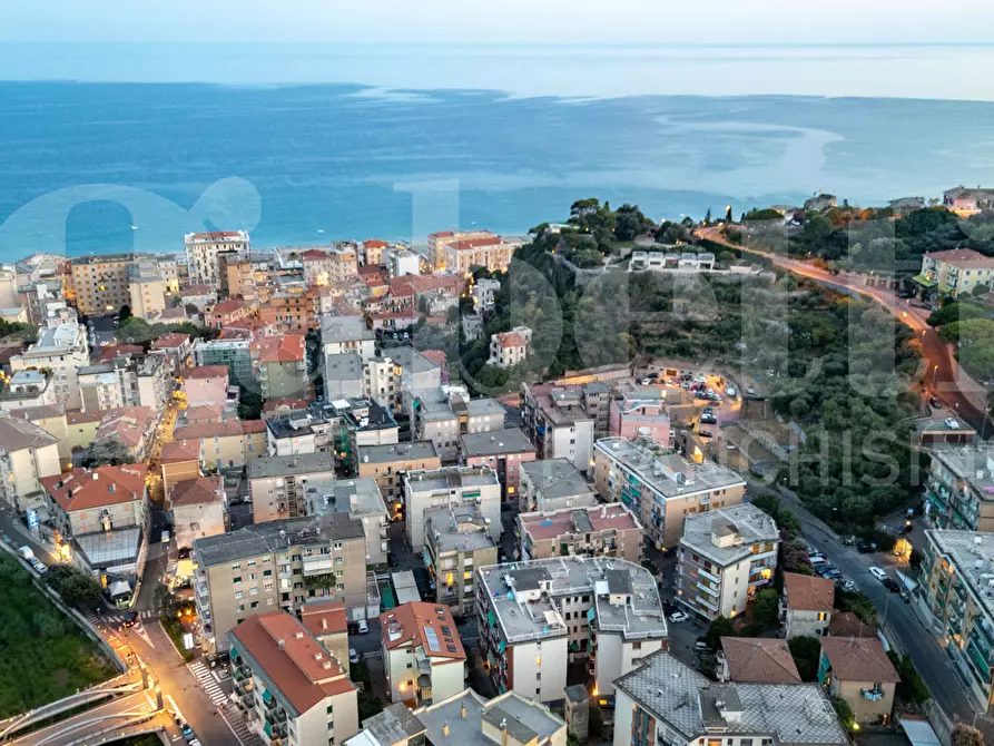 Immagine 27 di Appartamento in vendita  in Via Calvisio a Finale Ligure