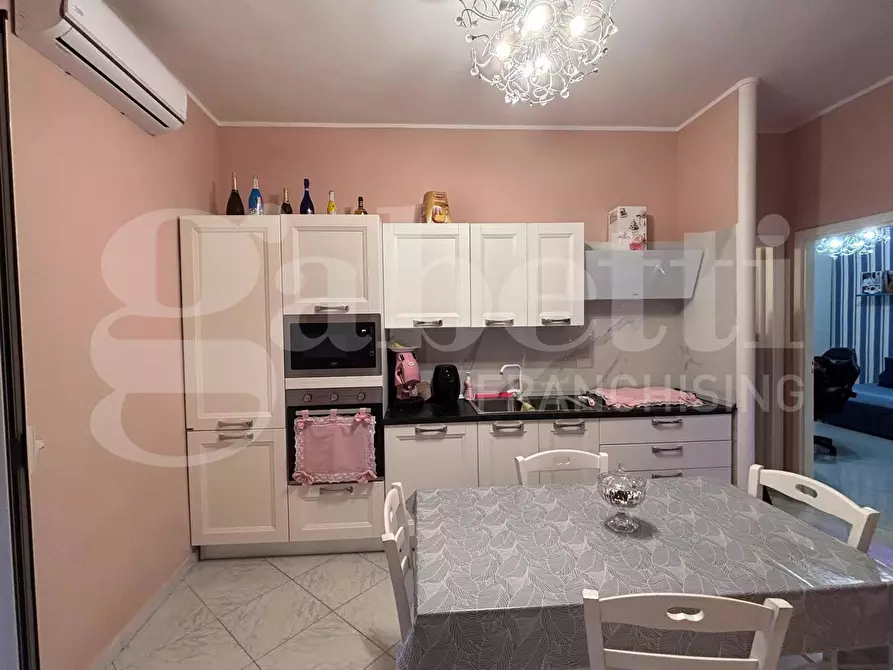 Immagine 3 di Appartamento in vendita  in Vico Tutti i santi, 106 a Napoli