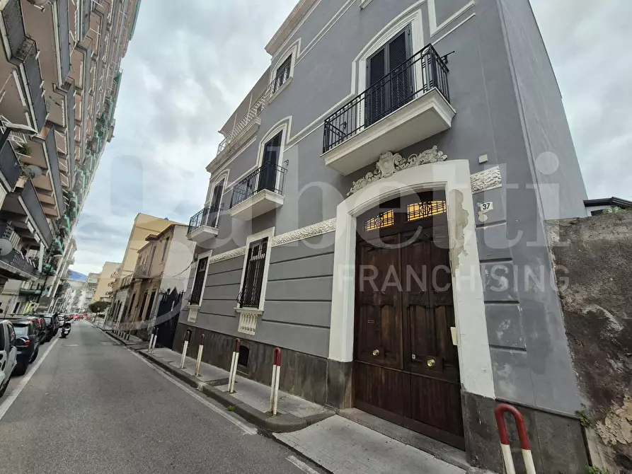 Immagine 7 di Palazzo in vendita  in Via Vesuvio a Torre Annunziata