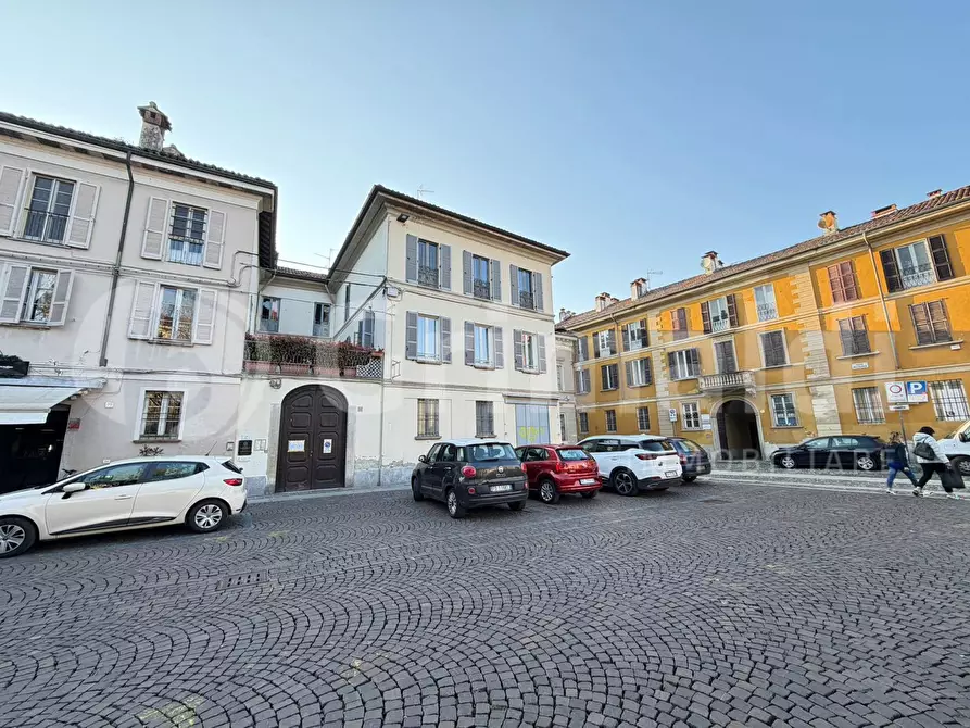 Immagine 2 di Appartamento in vendita  in Piazza PETRARCA, 28 a Pavia