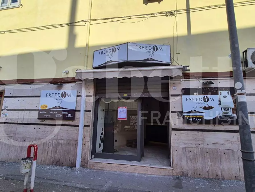 Immagine 1 di Negozio in affitto  in Via Vittorio Veneto, 426 a Torre Annunziata