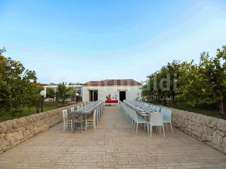 Immagine 3 di Bar / Ristorante in affitto  in Via SP19 a Noto