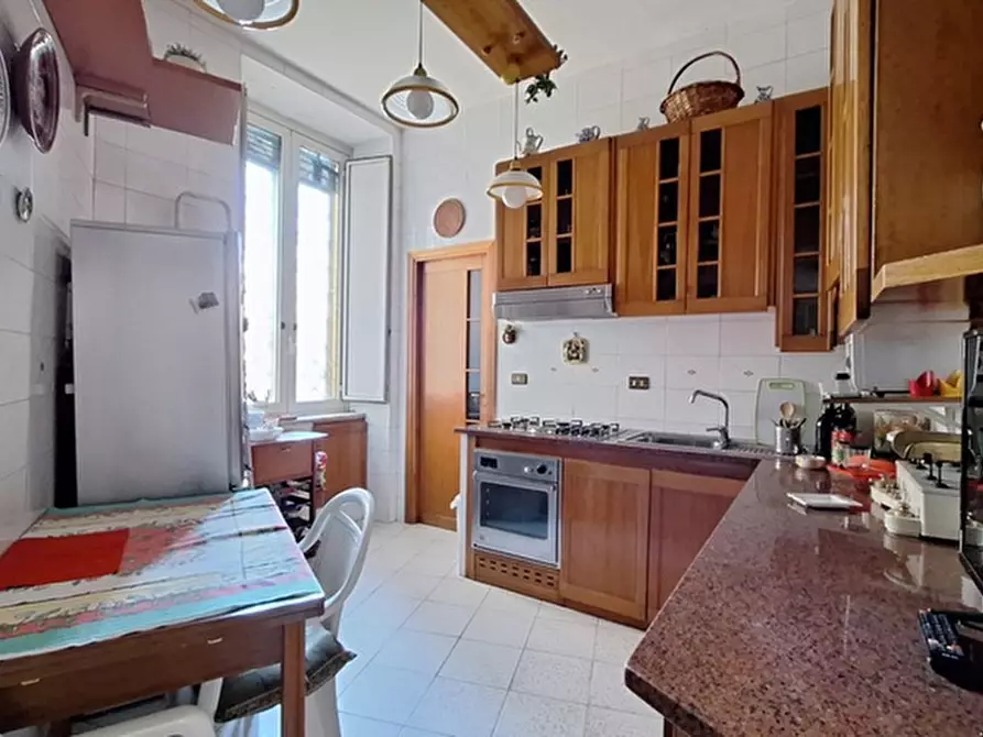 Immagine 9 di Appartamento in vendita  in Corso Umberto I a Napoli