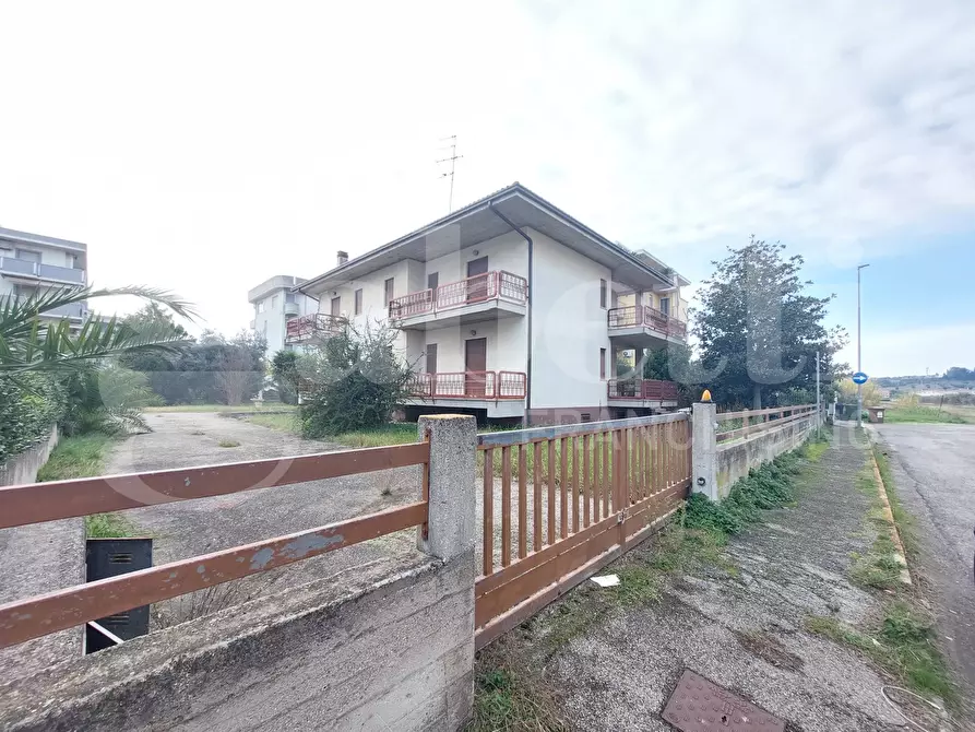 Immagine 45 di Casa quadrifamiliare in vendita  in Via Tosti, 3 a Martinsicuro