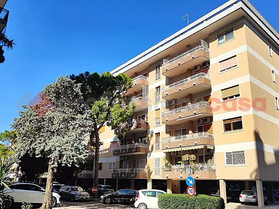 Immagine 1 di Appartamento in vendita  in Viale DELLA RESISTENZA a Bari