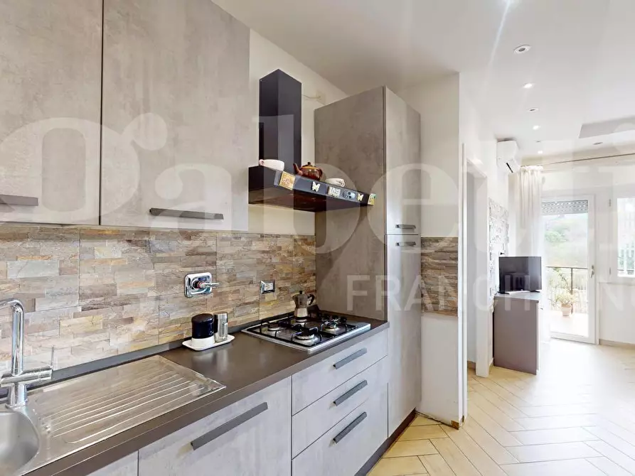 Immagine 11 di Appartamento in vendita  in Via dei Bonacolsi, 9 a Roma