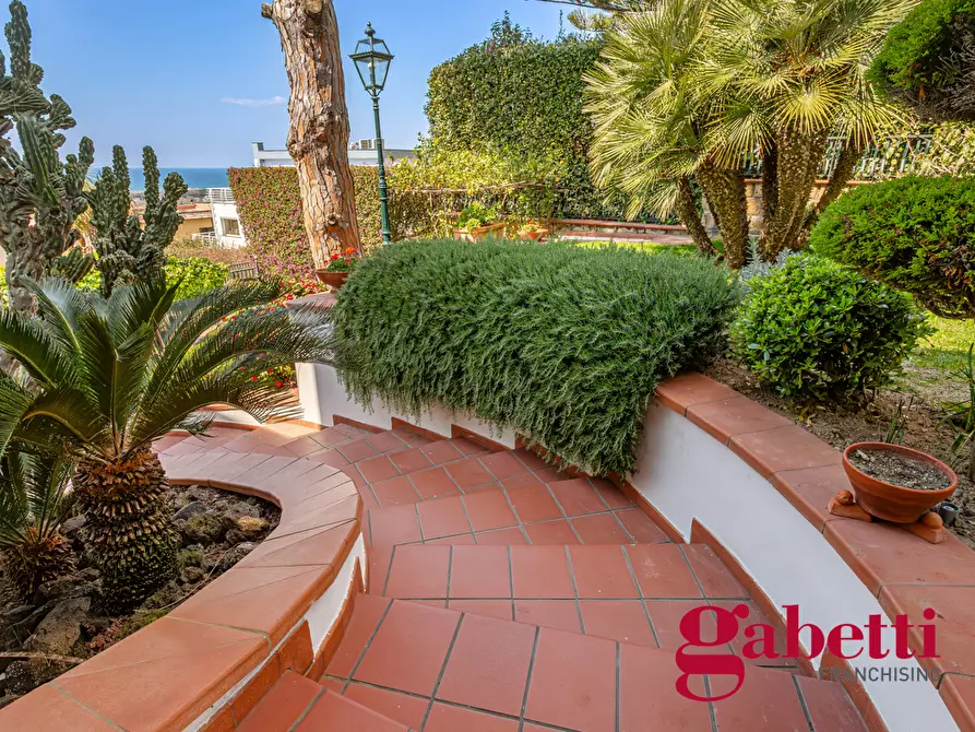 Immagine 44 di Villa in vendita  in Via Montenuovo Licola Patria, 138 a Pozzuoli