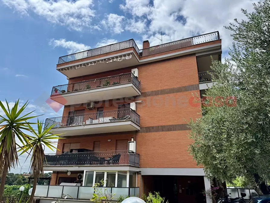 Immagine 1 di Appartamento in vendita  in Via Beverino, 42 a Roma