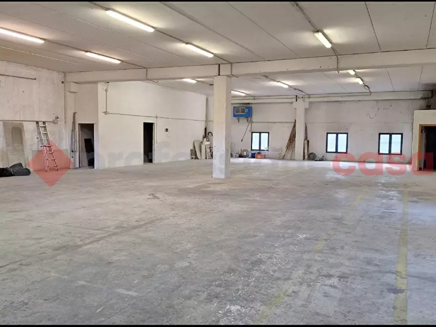 Immagine 1 di Capannone industriale in affitto  in Via dei Filosofi a Spoleto