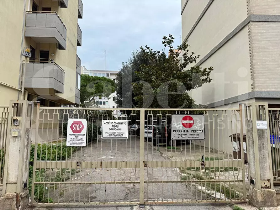 Immagine 15 di Box auto in vendita  in Via Parini, 65 a Lecce