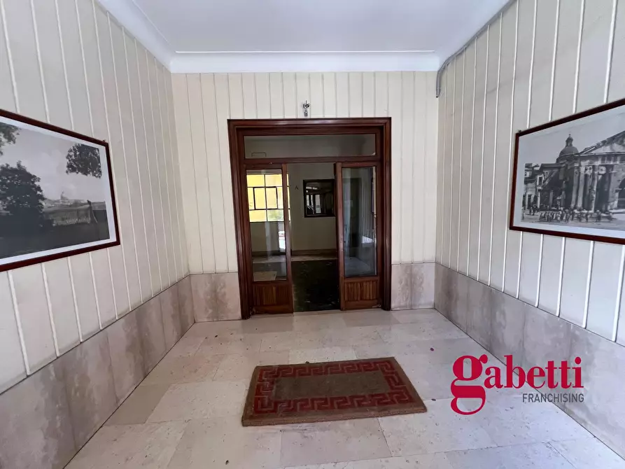 Immagine 10 di Appartamento in vendita  in Via Fabiola, 9 a Roma