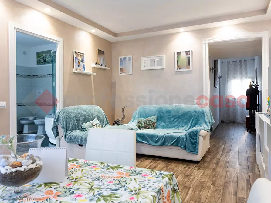 Immagine 4 di Appartamento in vendita  in Via Amaretta a Roma