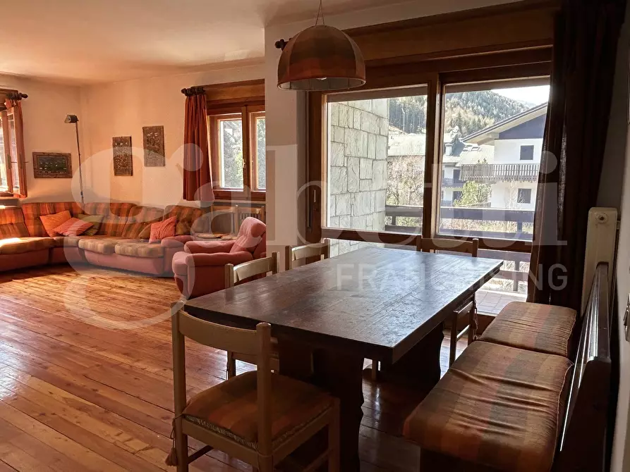 Immagine 11 di Appartamento in vendita  in Via Corno D'Aola, 5 a Ponte Di Legno