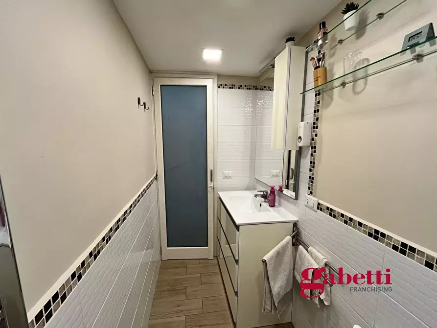 Immagine 12 di Appartamento in vendita  in Via Ponti Rossi, 37 a Napoli