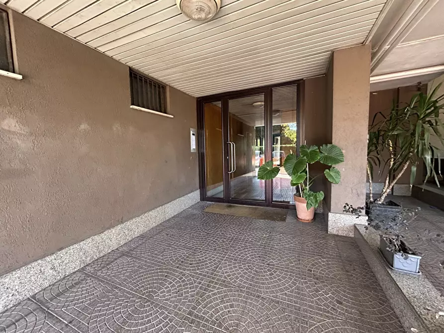 Immagine 4 di Appartamento in vendita  in Via di Decima, 256 a Roma