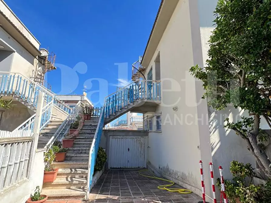 Immagine 1 di Appartamento in vendita  in Via delle Rondini, 5 a Ardea