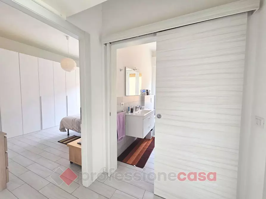 Immagine 12 di Appartamento in vendita  in Via Della Repubblica a Bastia Umbra