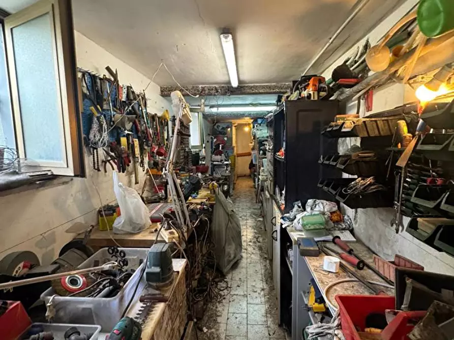 Immagine 39 di Appartamento in vendita  in Via Cupa San Pietro, 11 a Torre Del Greco