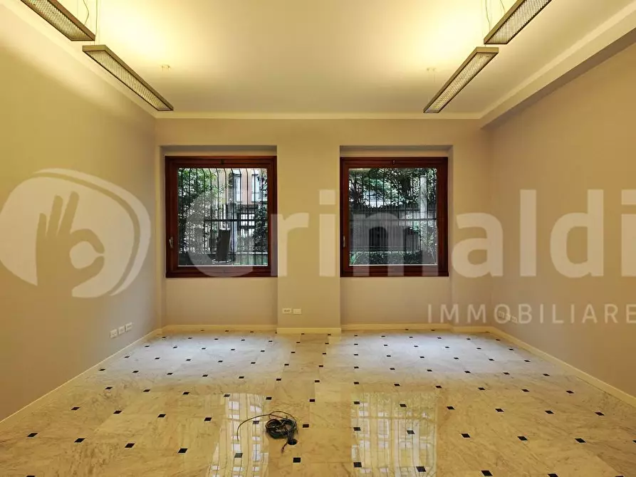 Immagine 15 di Ufficio in affitto  in Via Foro Buonaparte, 12 a Milano