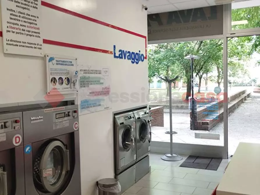 Immagine 8 di Negozio in vendita  in Via XXV APRILE, 1 a Binasco