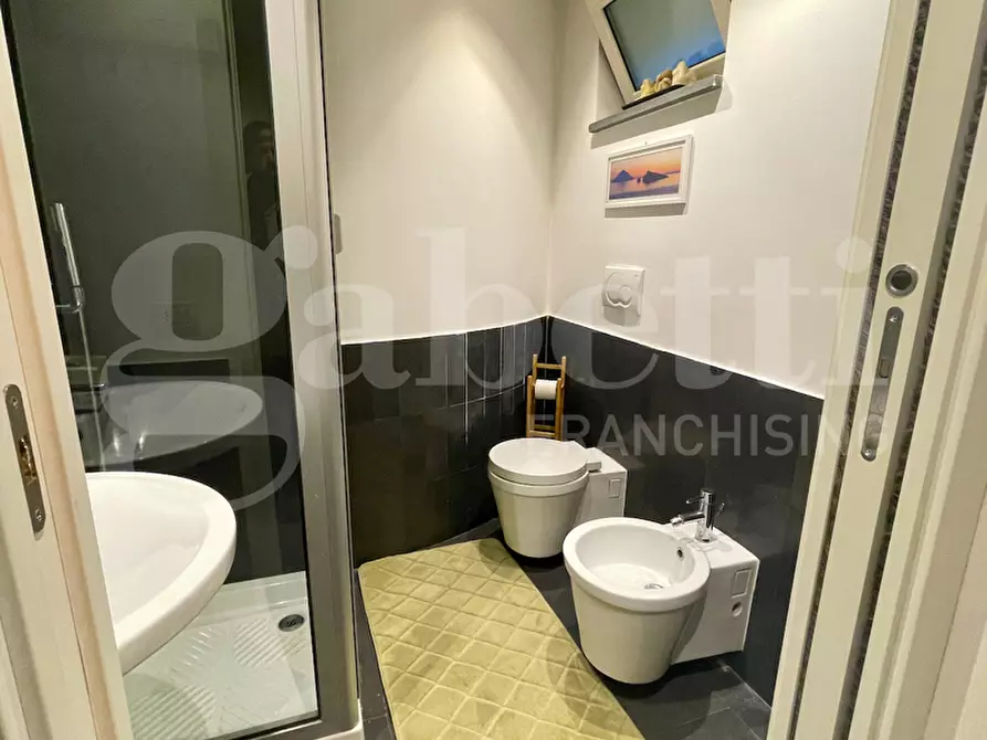 Immagine 31 di Villa in vendita  in Via Tondo Gioieni a Catania