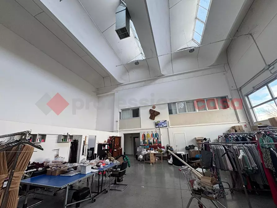 Immagine 8 di Capannone industriale in vendita  in Via DEI LEGNAIOLI a Prato