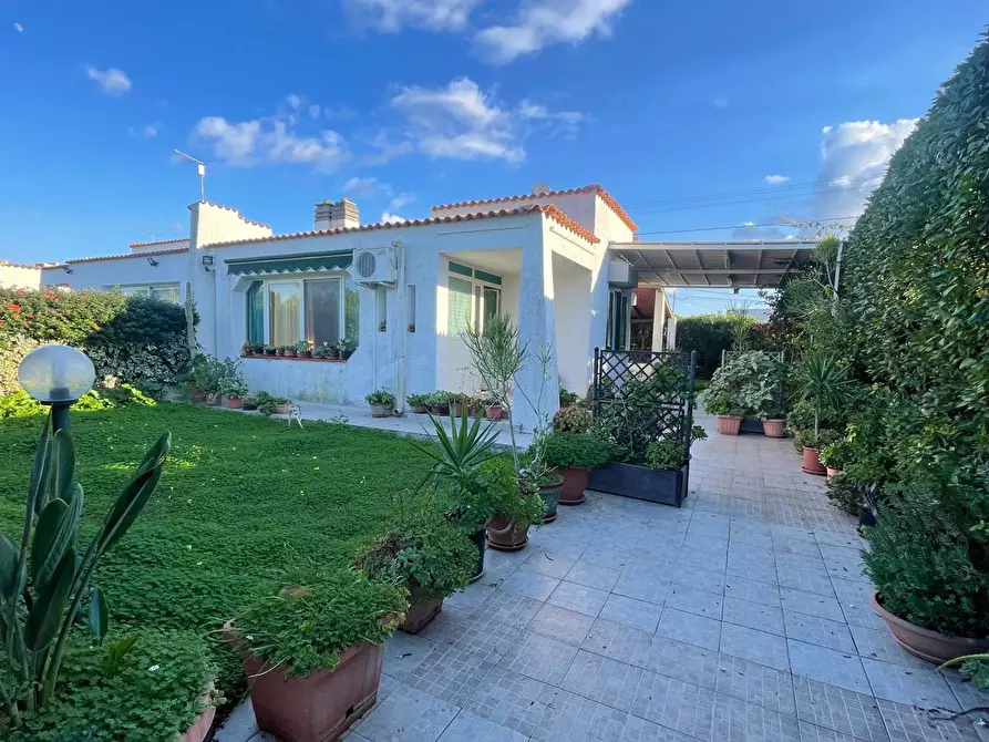 Immagine 1 di Villa in vendita  in Via delle muse, 32 a Siracusa