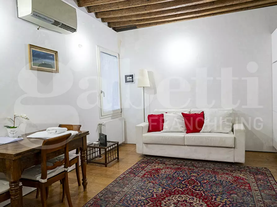 Immagine 2 di Appartamento in vendita  in Strada Nova, . a Venezia
