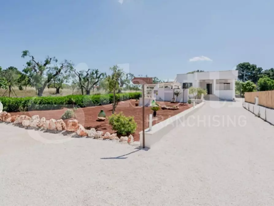 Immagine 3 di Villa in vendita  in Contrada Traetta, sn a Ostuni