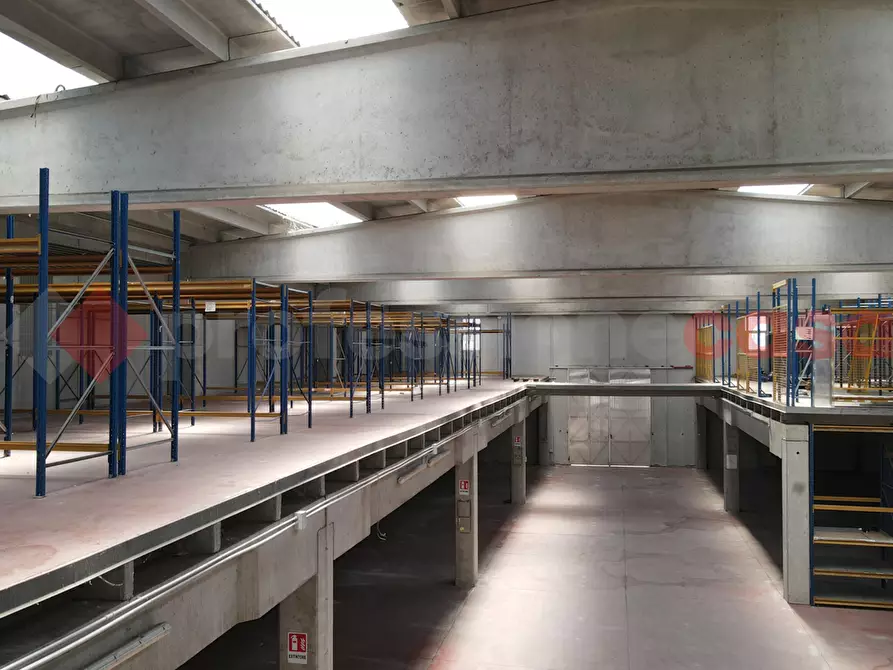 Immagine 2 di Capannone industriale in vendita  in Via APPIA, snc a Minturno