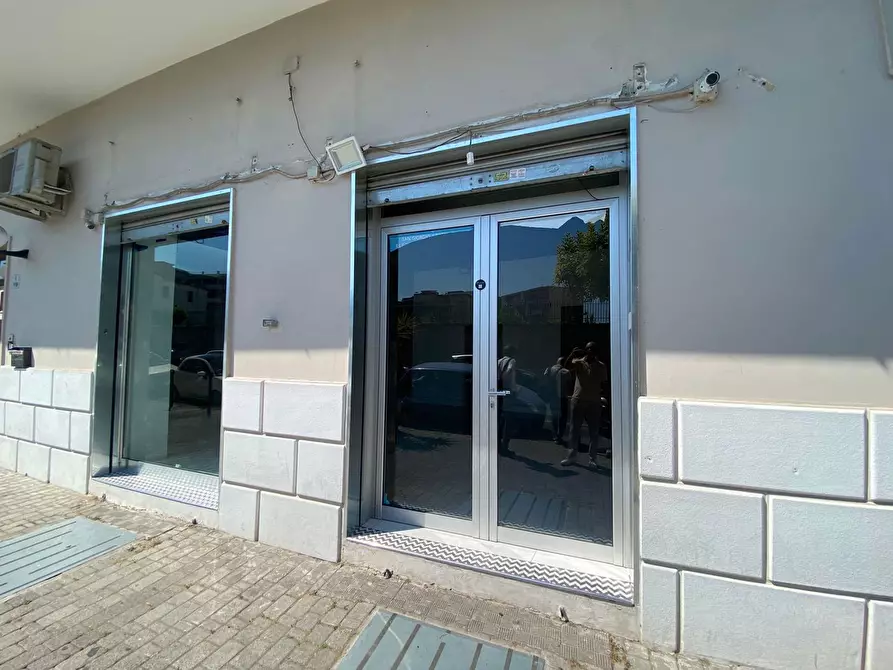 Immagine 1 di Negozio in affitto  in Via San Martino, 119 a San Giorgio A Cremano