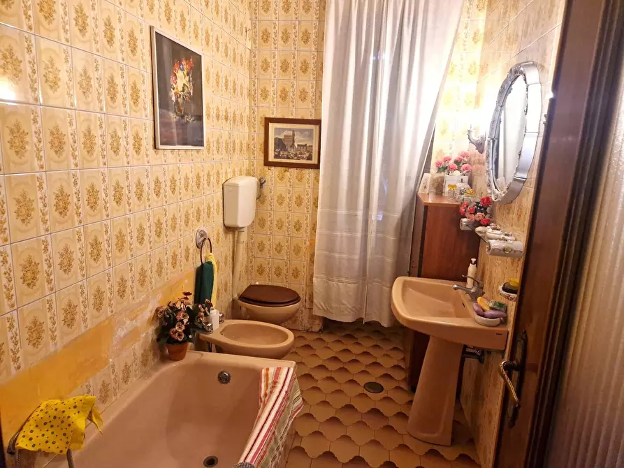 Immagine 7 di Palazzo in vendita  in Via Filippo Maria Briganti a Napoli