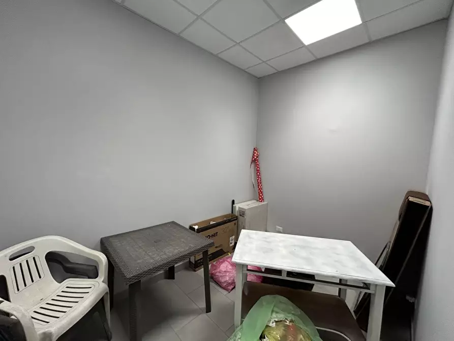 Immagine 6 di Attività commerciale in vendita  in Via Inzago, 119 a Roma