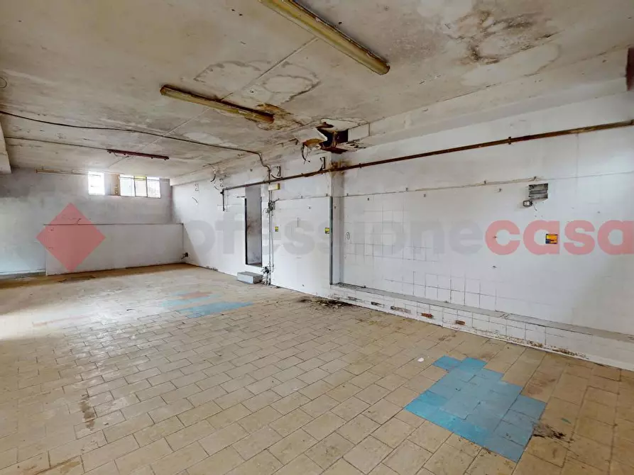 Immagine 8 di Negozio in vendita  in Via della Casetta Mattei a Roma