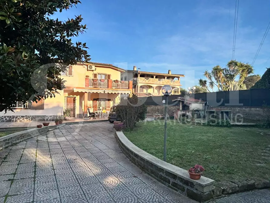 Immagine 3 di Villa in vendita  in Via moschiano, 144 a Roma
