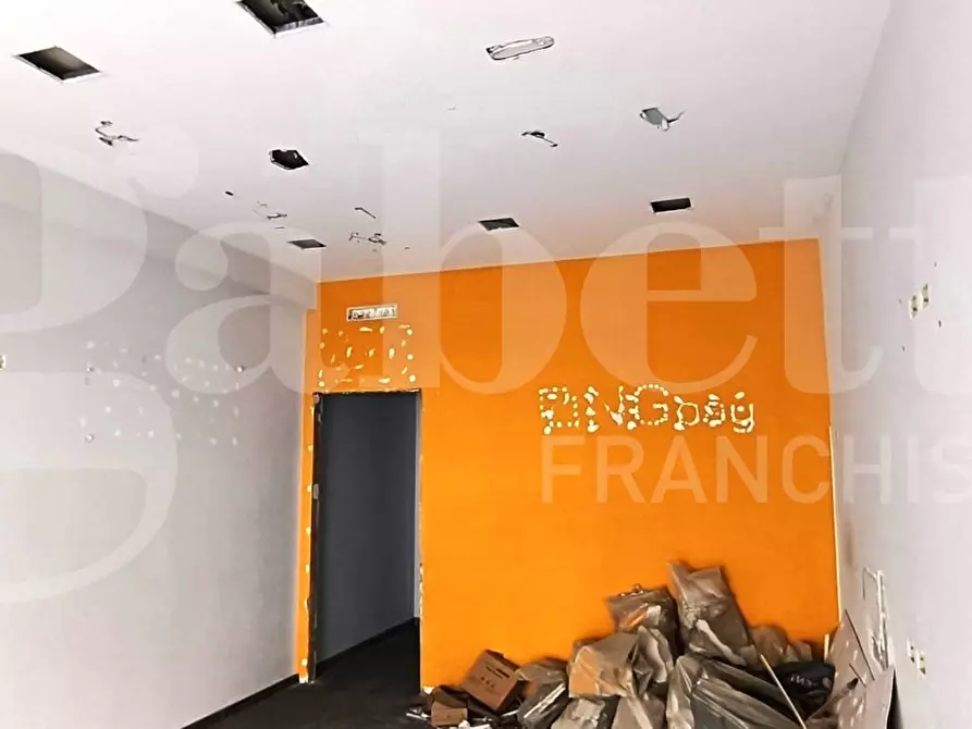 Immagine 4 di Appartamento in affitto  in Via Calata capodichino a Napoli