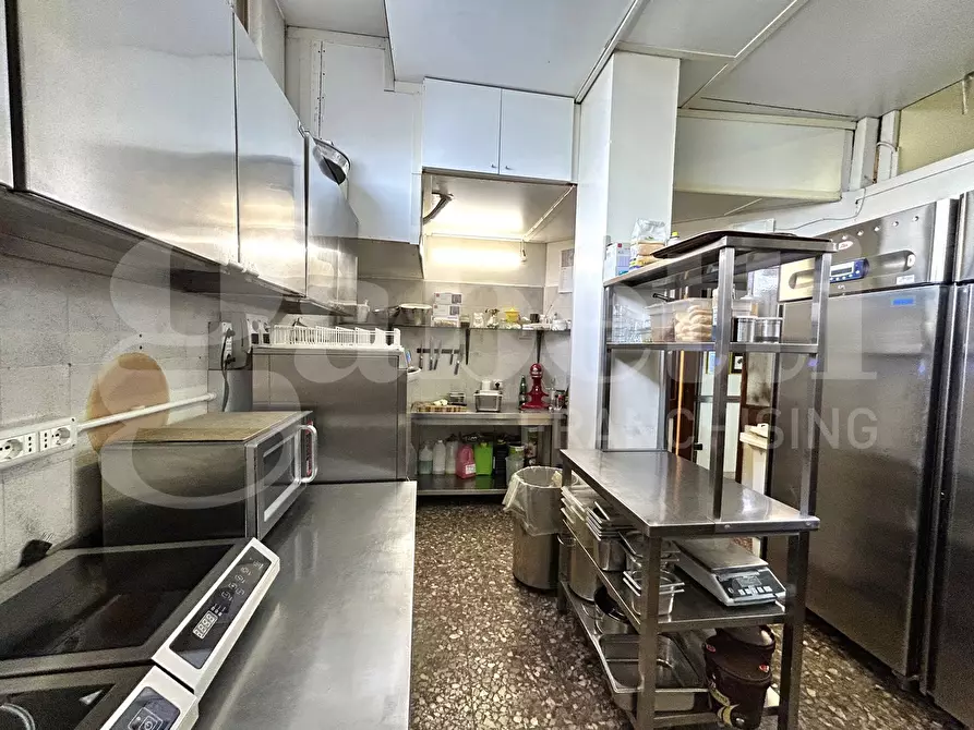 Immagine 20 di Bar / Ristorante in vendita  in Via Elio Vittorini, 45/47 a Roma