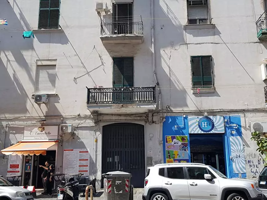 Immagine 4 di Negozio in vendita  in Via Rimini a Napoli